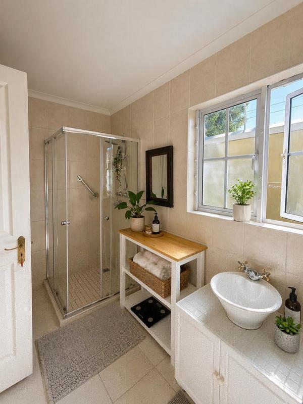 2 Bedroom Property for Sale in Harfield Village Western Cape